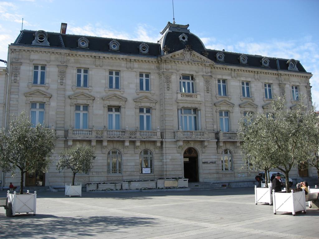 Hotel De La Gare Mont-de-Marsan Εξωτερικό φωτογραφία